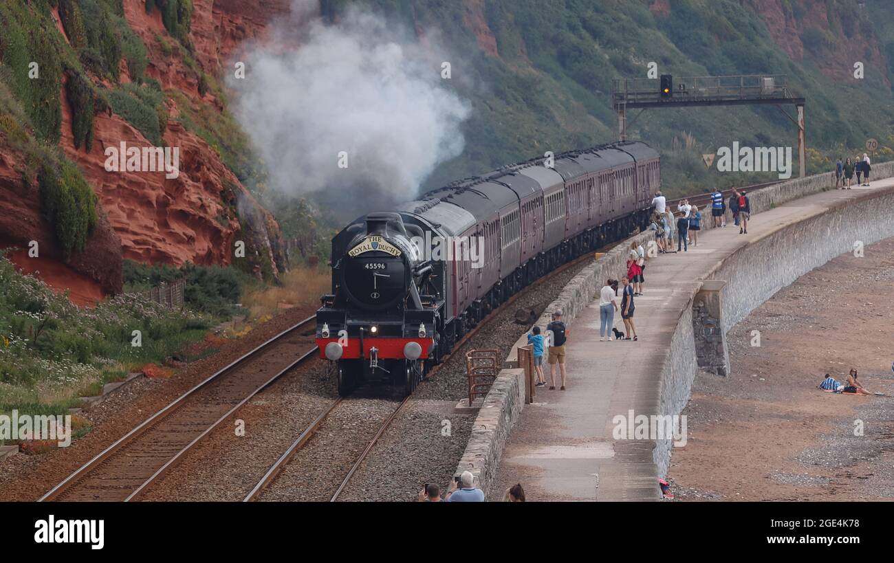 45596 Bahamas auf der Durchreise durch Dawlish, Devon am 1. August 2021. Stockfoto