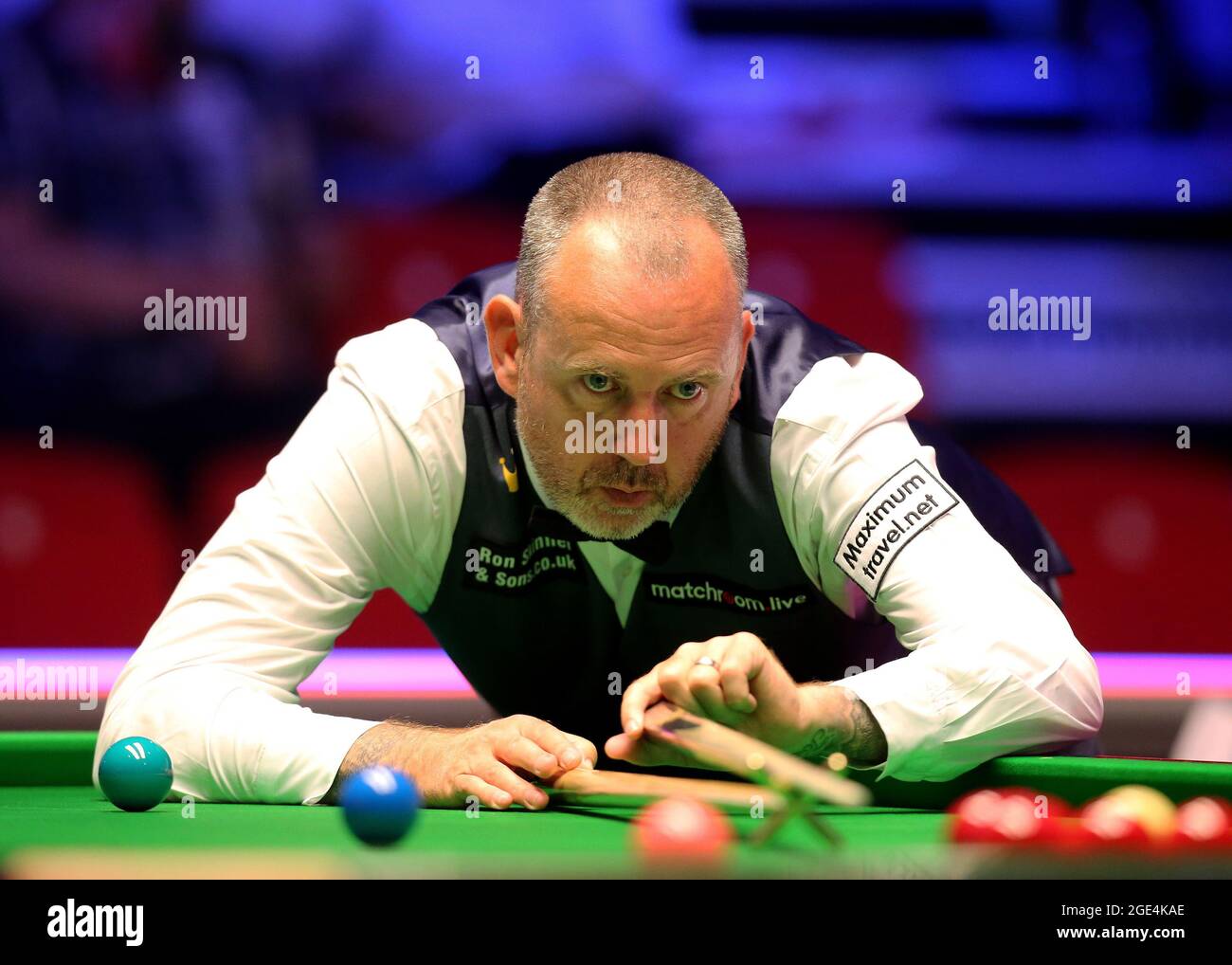 Morningside Arena, Leicester, Großbritannien. August 2021. British Open Snooker Championship; Mark Williams spielt einen Schuss in seinem Spiel gegen Tian Pengfei Kredit: Action Plus Sports/Alamy Live News Stockfoto