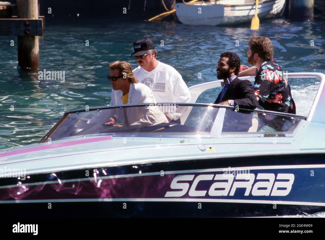 UNIVERSAL CITY, CA - 16. JUNI: Schauspieler Don Johnson, Schauspieler Philip Michael Thomas und Schauspieler Michael Talbott besuchen Universal Studios startet am 16. Juni 1987 in den Universal Studios in Universal City, Kalifornien, seine neue Themenpark-Attraktion „Miami Vice Action Spectacular“. Quelle: Ralph Dominguez/MediaPunch Stockfoto