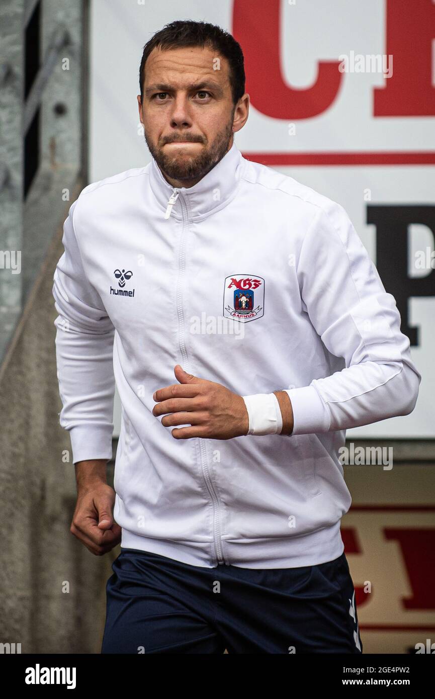 Aarhus, Dänemark. August 2021. Patrick Olsen von der AGF steigt in das Feld für das 3F Superliga-Spiel zwischen Aarhus GF und dem FC Kopenhagen im Ceres Park in Aarhus ein. (Foto: Gonzales Photo/Alamy Live News Stockfoto