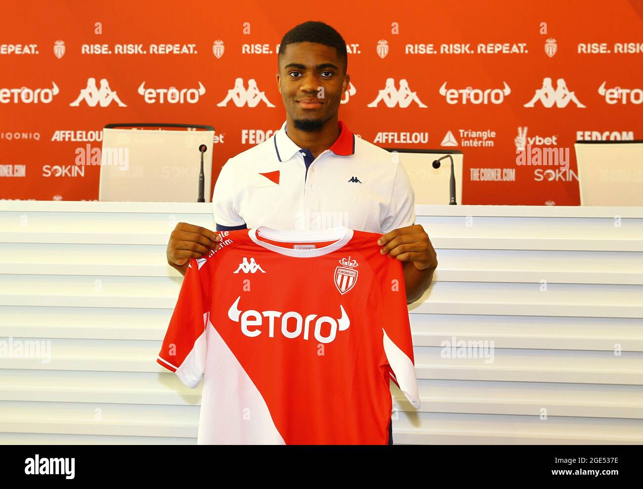 La Turbie, Frankreich. August 2021. La Turbie, Frankreich - 16. August 2021: PRÄSENTATION DES Spielers in Monaco für die Saison 2021-22 mit dem Stürmer Myron Boadu. Mandoga Media Credit: dpa/Alamy Live News Stockfoto