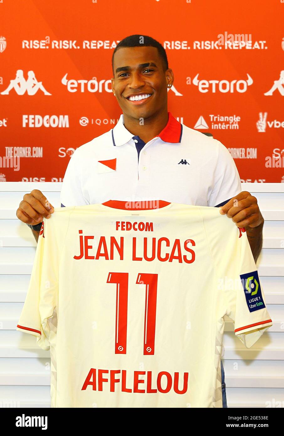 La Turbie, Frankreich. August 2021. La Turbie, Frankreich - 16. August 2021: PRÄSENTATION DES Spielers in Monaco für die Saison 2021-22 mit dem brasilianischen Mittelfeldspieler Jean Lucas Oliveira. Mandoga Media Credit: dpa/Alamy Live News Stockfoto