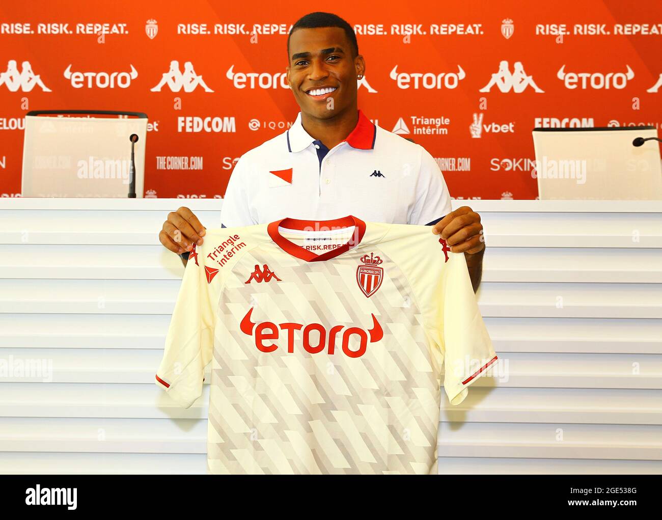 La Turbie, Frankreich. August 2021. La Turbie, Frankreich - 16. August 2021: PRÄSENTATION DES Spielers in Monaco für die Saison 2021-22 mit dem brasilianischen Mittelfeldspieler Jean Lucas Oliveira. Mandoga Media Credit: dpa/Alamy Live News Stockfoto