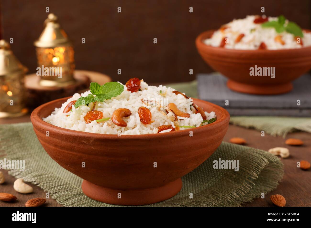 Vegetable biryani biriyani , Hyderabadi Shahi Pulao und raita Pilaf