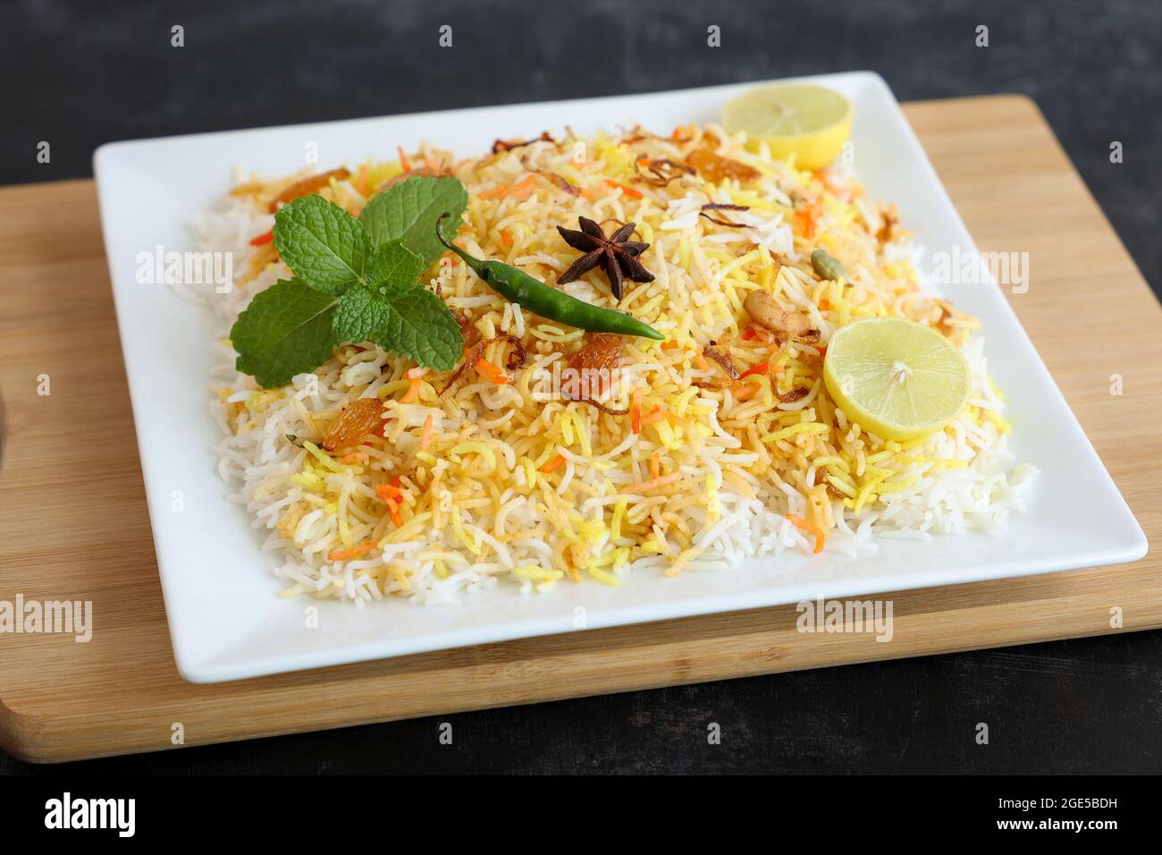 Vegetable biryani biriyani , Hyderabadi Shahi Pulao und raita Pilaf
