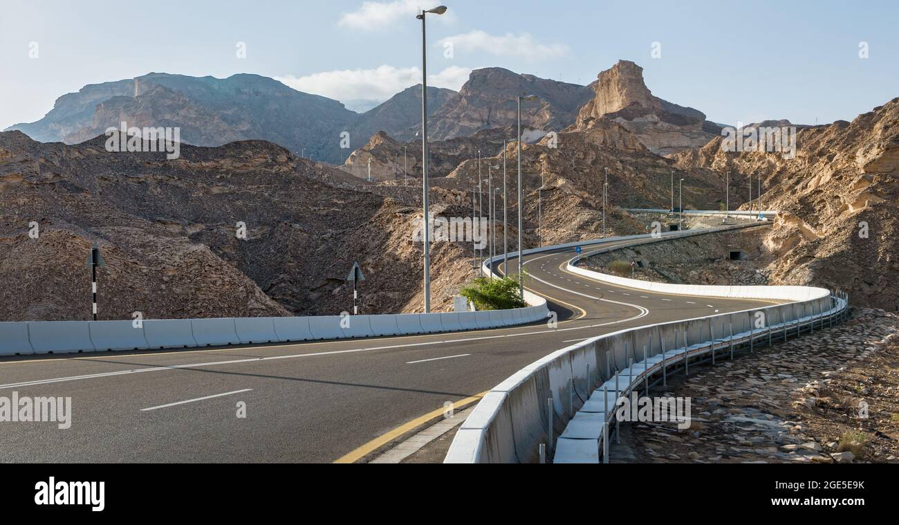 Straße nach Jebel Hafeet Stockfoto