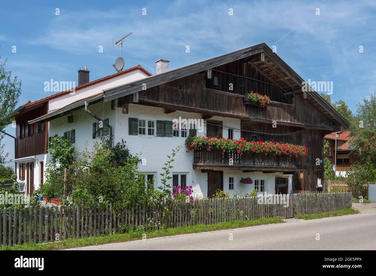 Alter Bauernhof, Aying, Oberbayern, Bayern, Deutschland Stockfoto