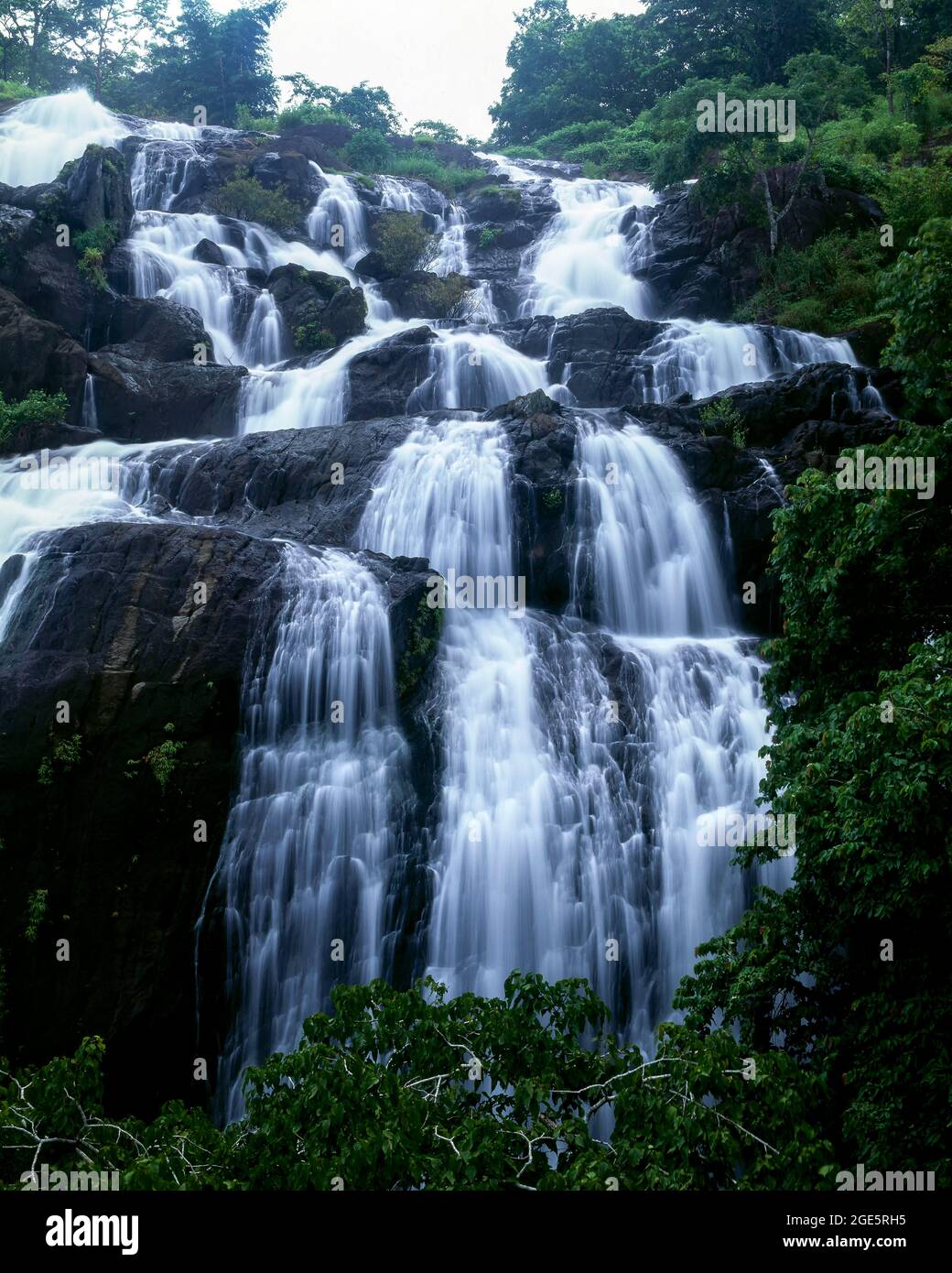 Marottichal Ilanjippara Wasserfälle in der Nähe von Thrissur; Trichur, Western Ghats, Kerala, Indien Stockfoto