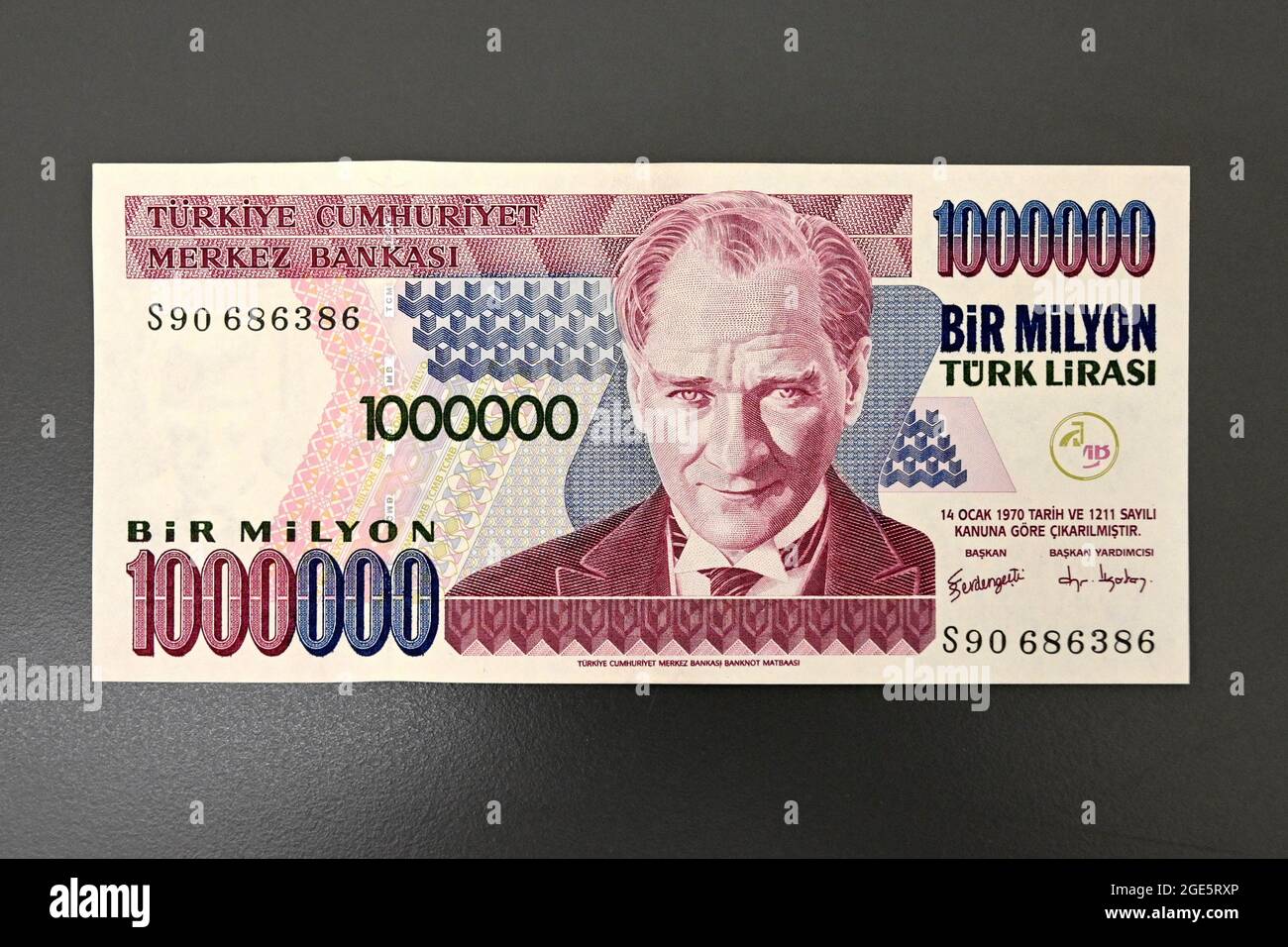 Kann Man Alte Türkische Lira Noch Umtauschen Turkish banknote -Fotos und -Bildmaterial in hoher Auflösung – Alamy