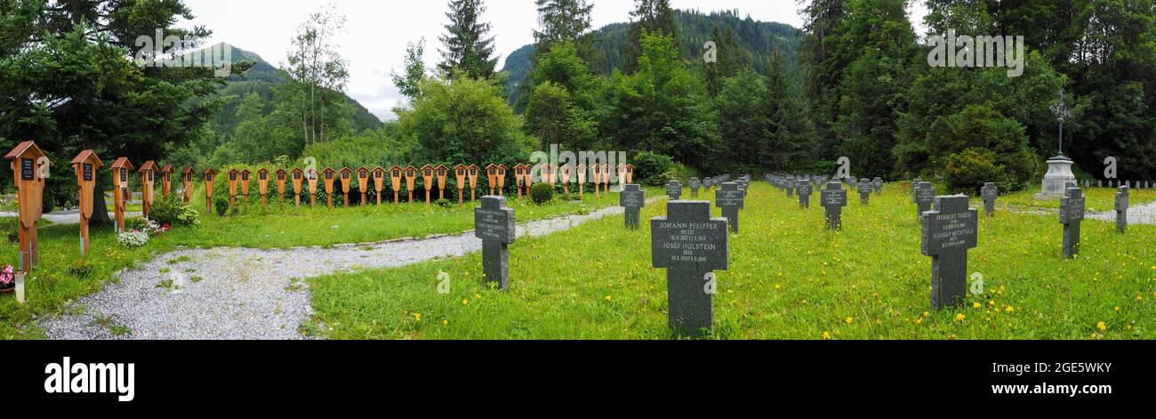 Militärfriedhof, Gedenken an gefallene Soldaten im Zweiten Weltkrieg, Boeckstein, Bad Gastein, Salzburger Land, Österreich Stockfoto