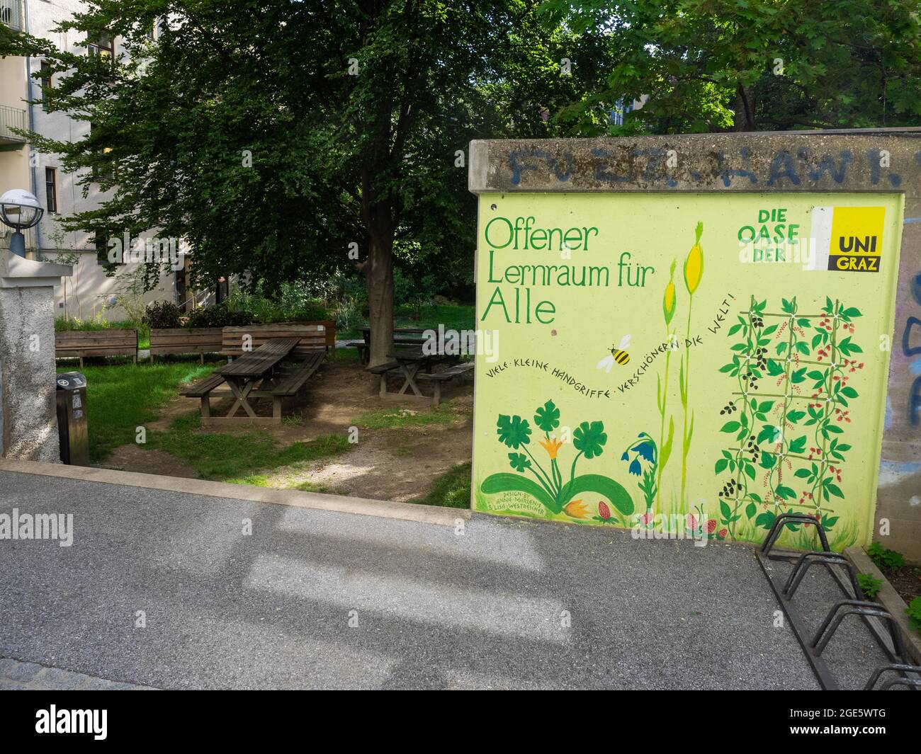 Garten für Studenten, offener Lernraum für alle, Karl-Franzens-Universität, Graz, Steiermark, Österreich Stockfoto