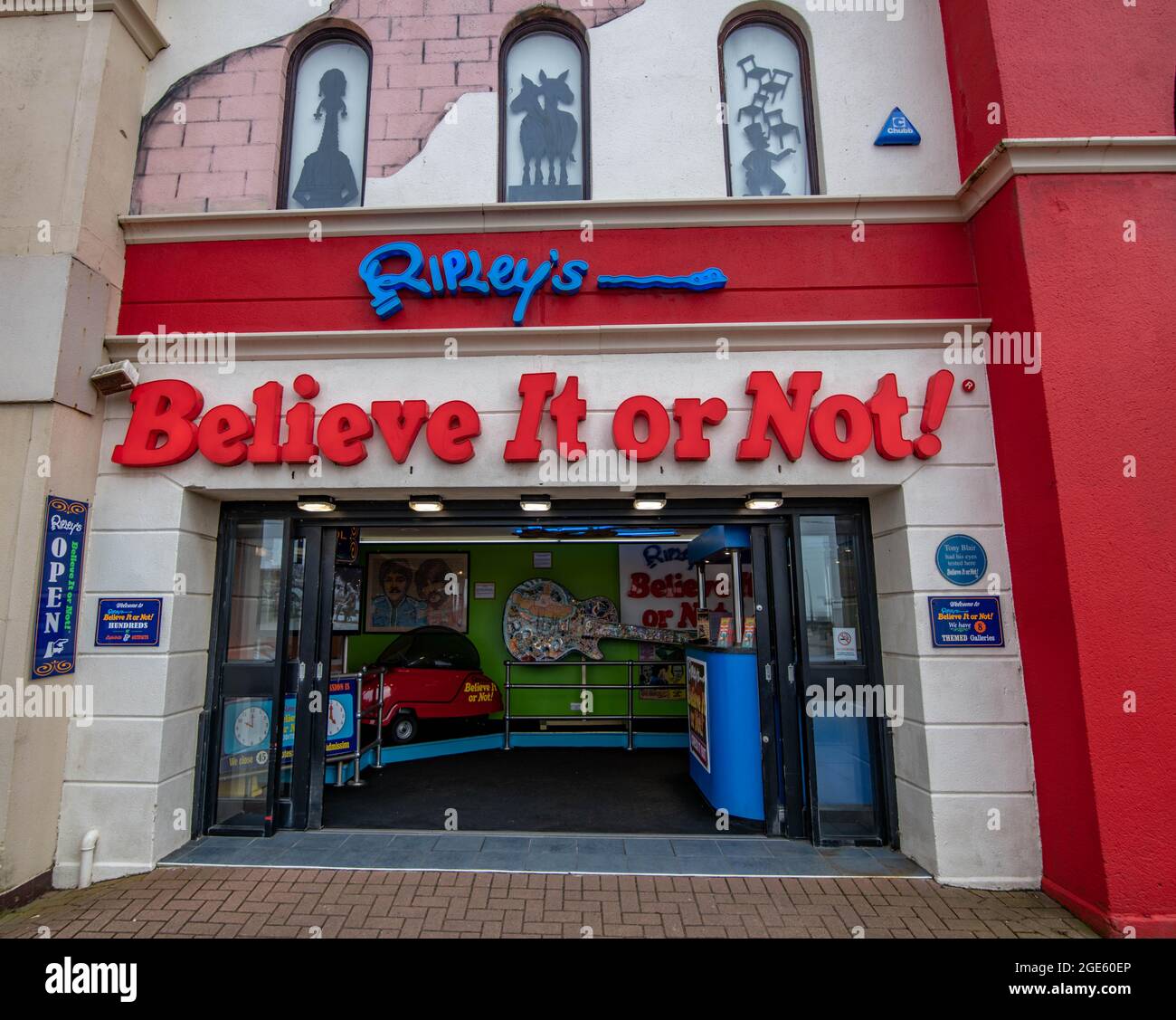 Blackpool Pleasure Beach Pepsi Max Big One, Icon Construction, Revolution, Ripleys und Pasaje Del Terror Stockfoto