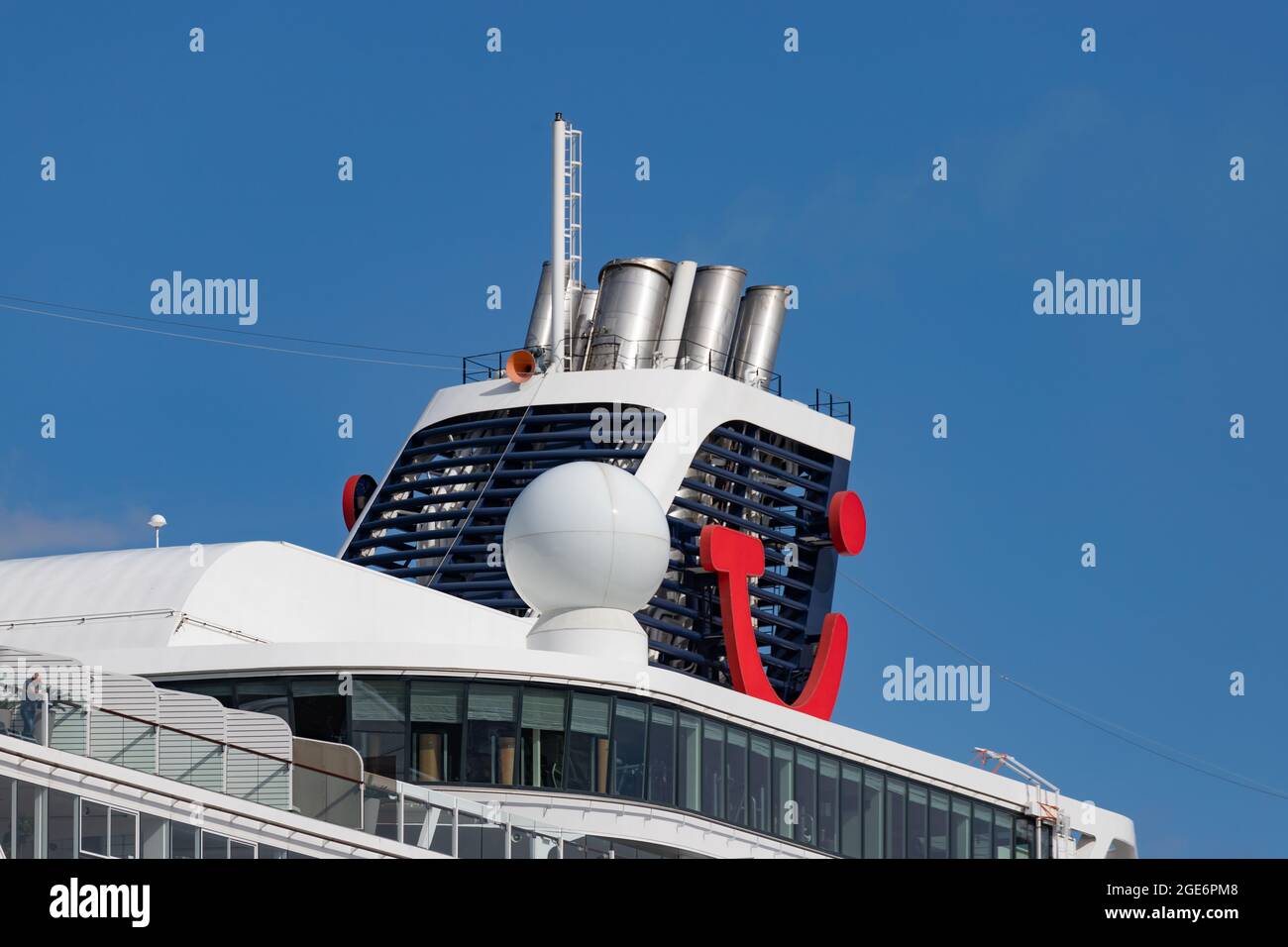 Das von TUI Cruises betriebene Schiff Mein Schiff 1 war am 15. August 2021 in Helsinki unterwegs. Sie ist das zweite Schiff in Helsinki während der Saison 2021. Stockfoto