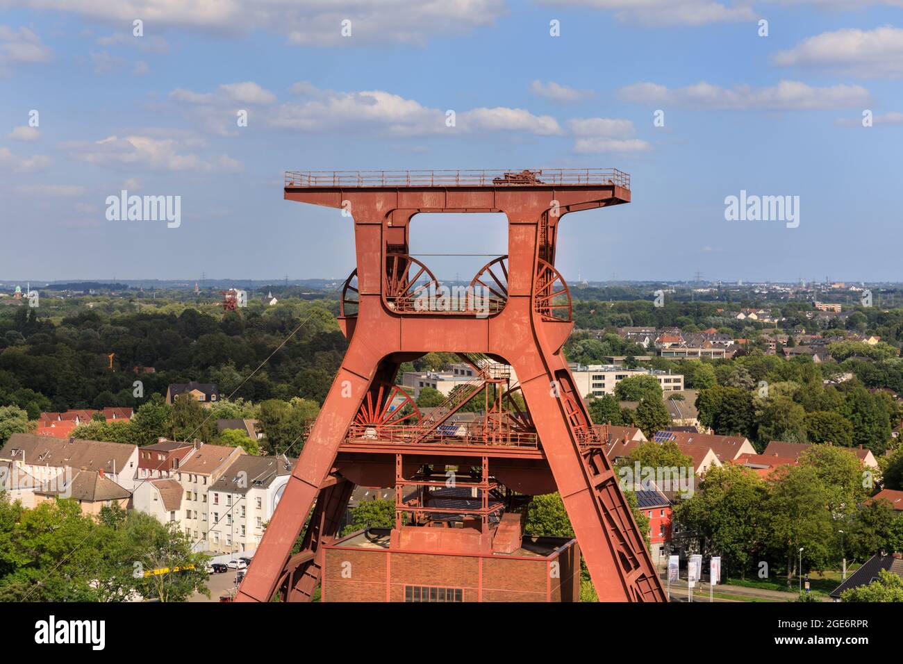 Schacht 12 Wickelturm und Ruhrgebiet von oben, Zeche Zollverein Kohlebergwerk Industriekomplex, UNESCO-Weltkulturerbe, Essen, Deutschland Stockfoto