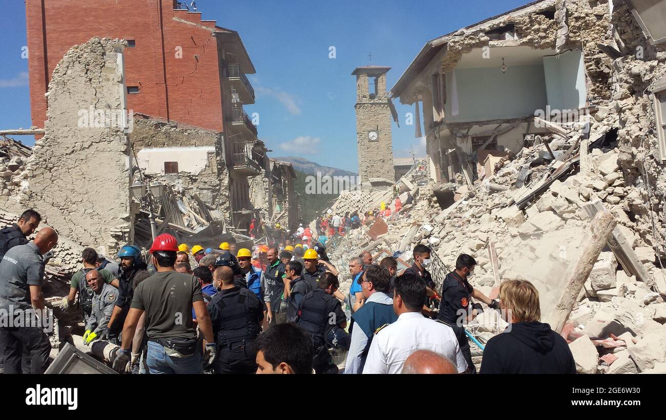 Die Stadt Amatrice in der Provinz Rieti wurde durch das Erdbeben der Stärke 6.0 am 24. August 2016 zerstört Stockfoto