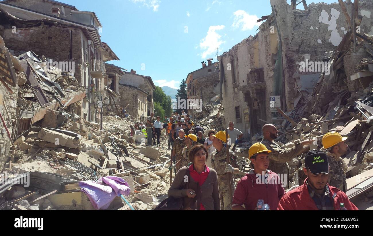 Die Stadt Amatrice in der Provinz Rieti wurde durch das Erdbeben der Stärke 6.0 am 24. August 2016 zerstört Stockfoto