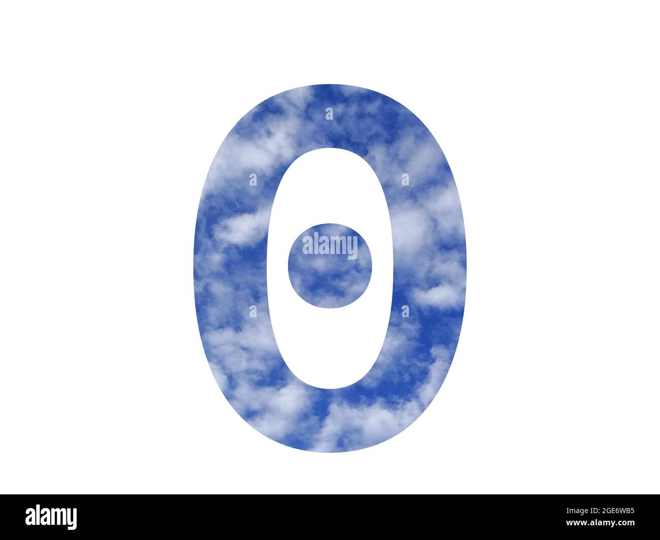 Nummer 0 des Alphabets mit blauem Himmel und weißen Wolken, isoliert auf weißem Hintergrund Stockfoto