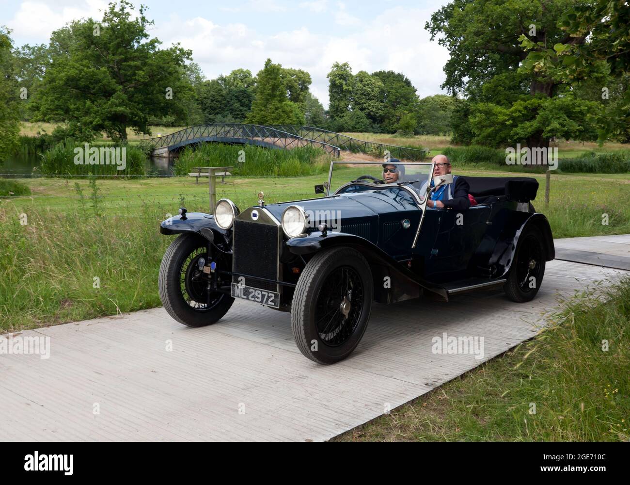 Ein Blue, 1927, Lancia Lambda, der auf der Londoner Classic Car Show 2021 vorgeführt wird Stockfoto