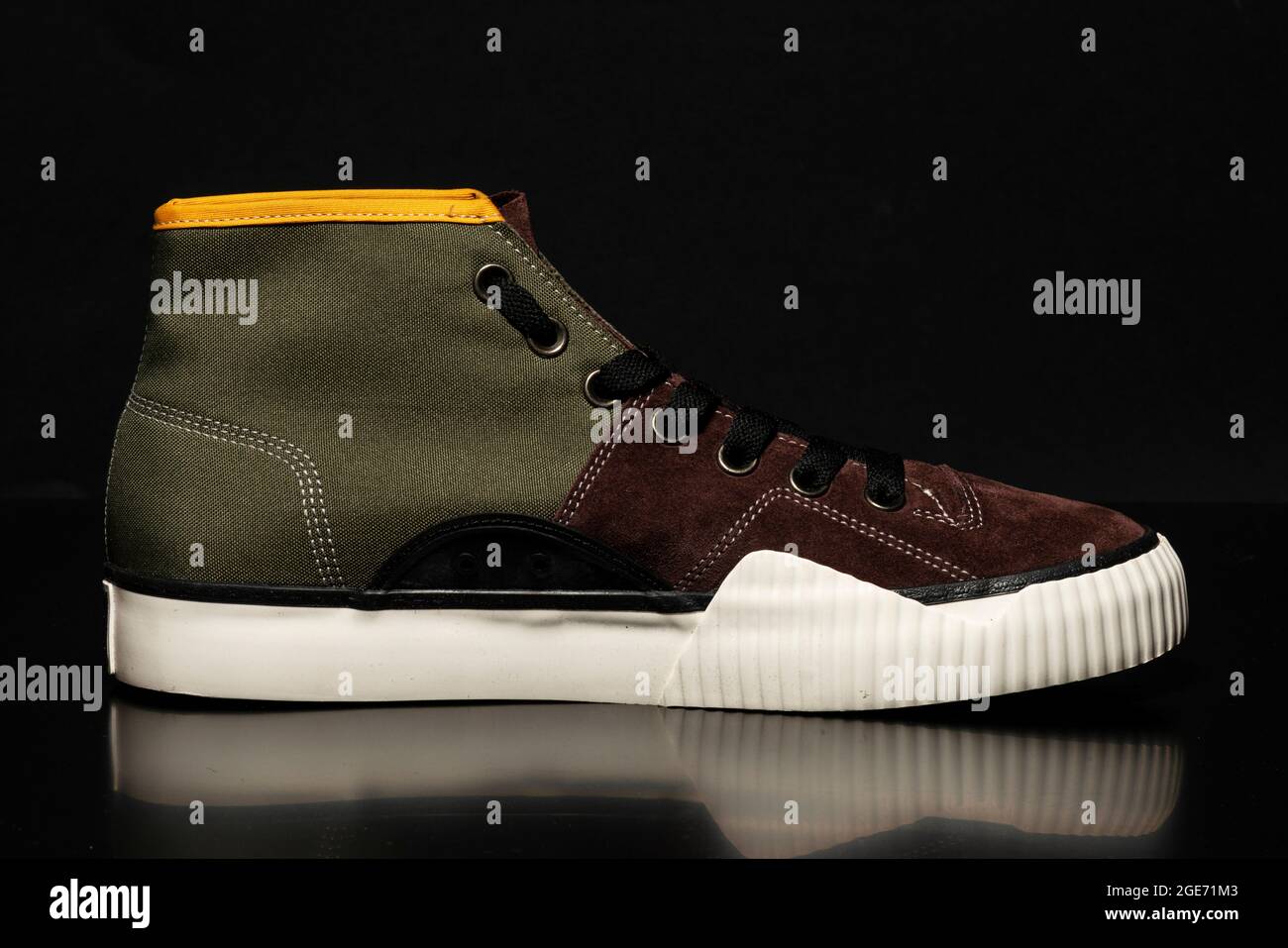 G-Star Raw Herren Freizeitschuhe auf Schwarz Stockfoto