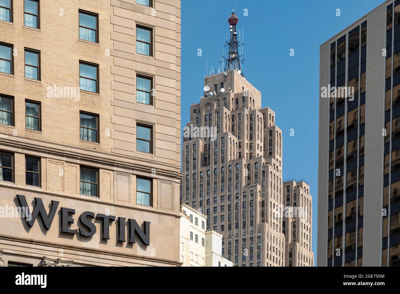 Detroit, Michigan - The Westin Book Cadillac Hotel (links), Penobscot Building (Mitte) und Hotel Indigo in Downtown Detroit. Stockfoto
