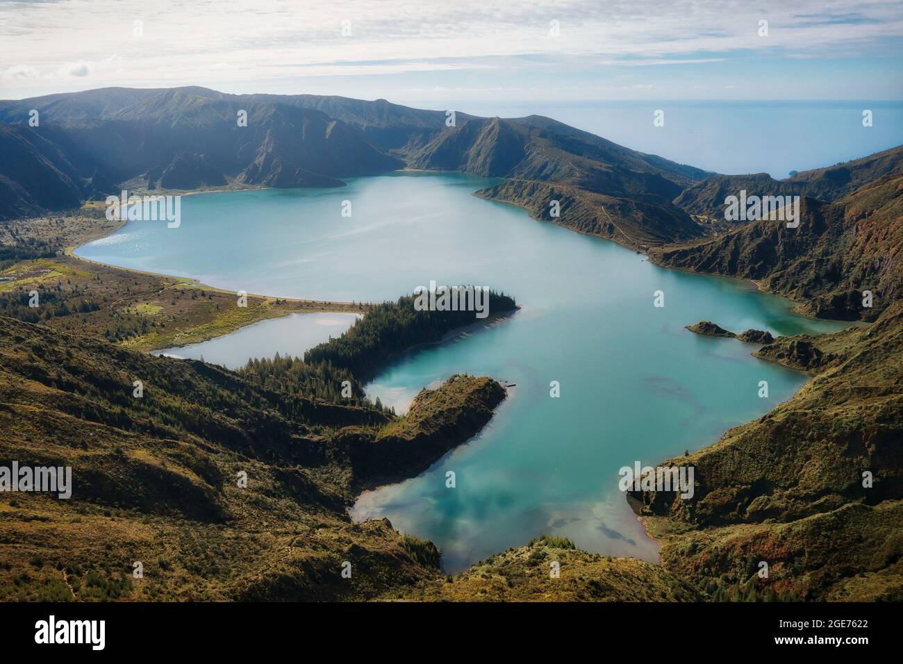 Lagoa do Fogo Crater Lake auf Sao Miguel, Azoren, nachbearbeitet mit Expositions-Bracketing Stockfoto