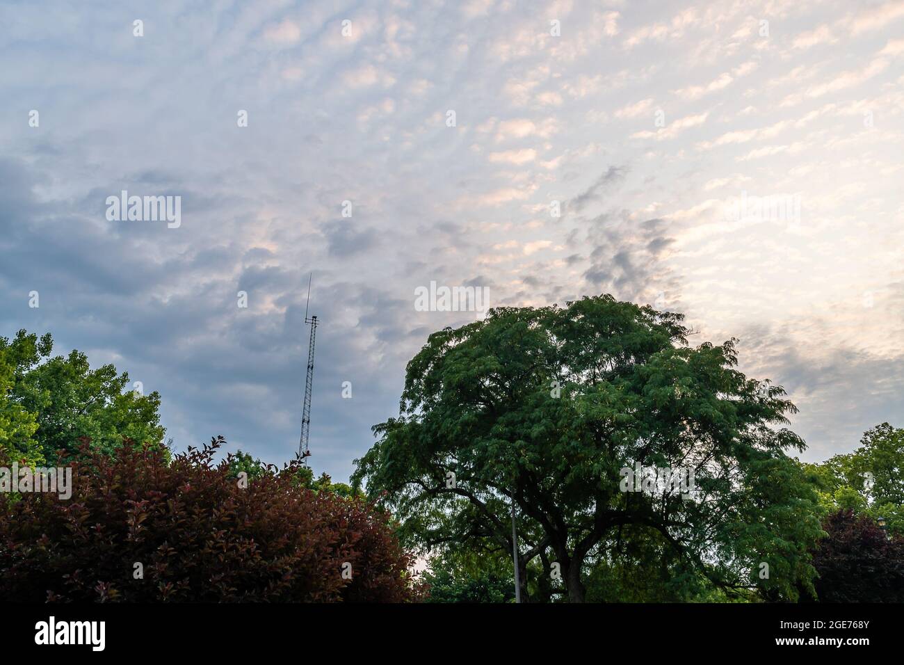 Cincinnati Skyline bei Sonnenaufgang vom Bellevue Hill Park Stockfoto