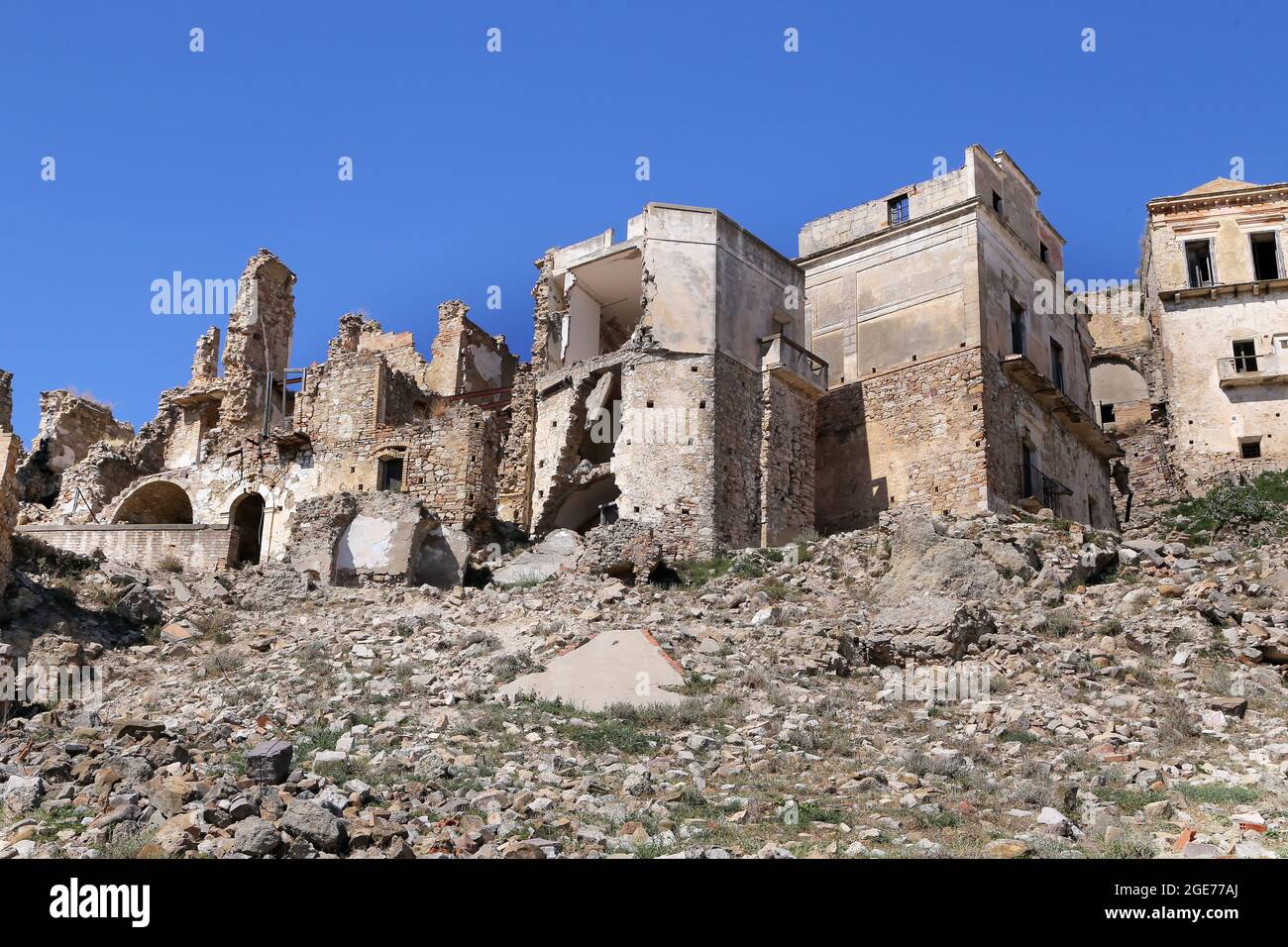 Malerische Aussicht auf Craco Ruinen, Geisterstadt verlassen nach einem Erdrutsch, Basilicata Region, Süditalien Stockfoto
