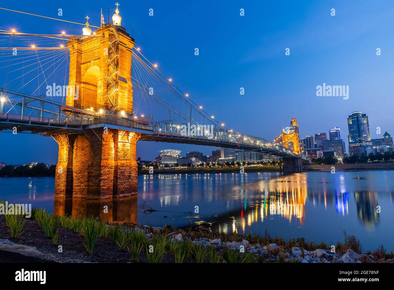 Cincinnati Skyline in der Dämmerung Stockfoto