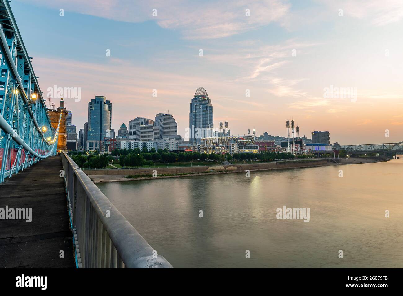 Cincinnati Skyline bei Dawn Stockfoto
