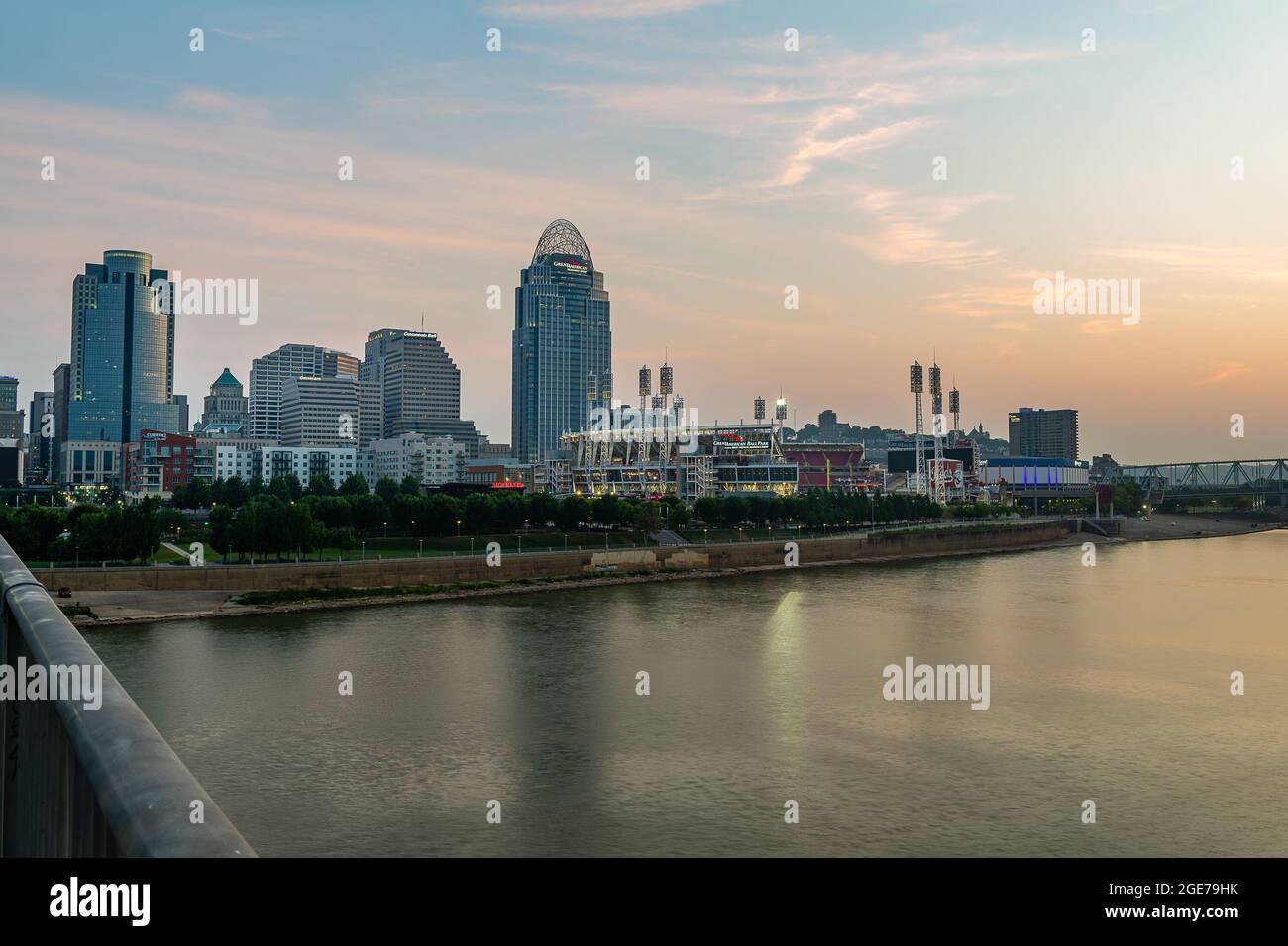 Cincinnati Skyline bei Dawn Stockfoto
