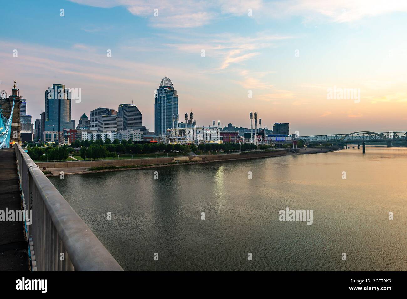 Cincinnati Skyline bei Dawn Stockfoto