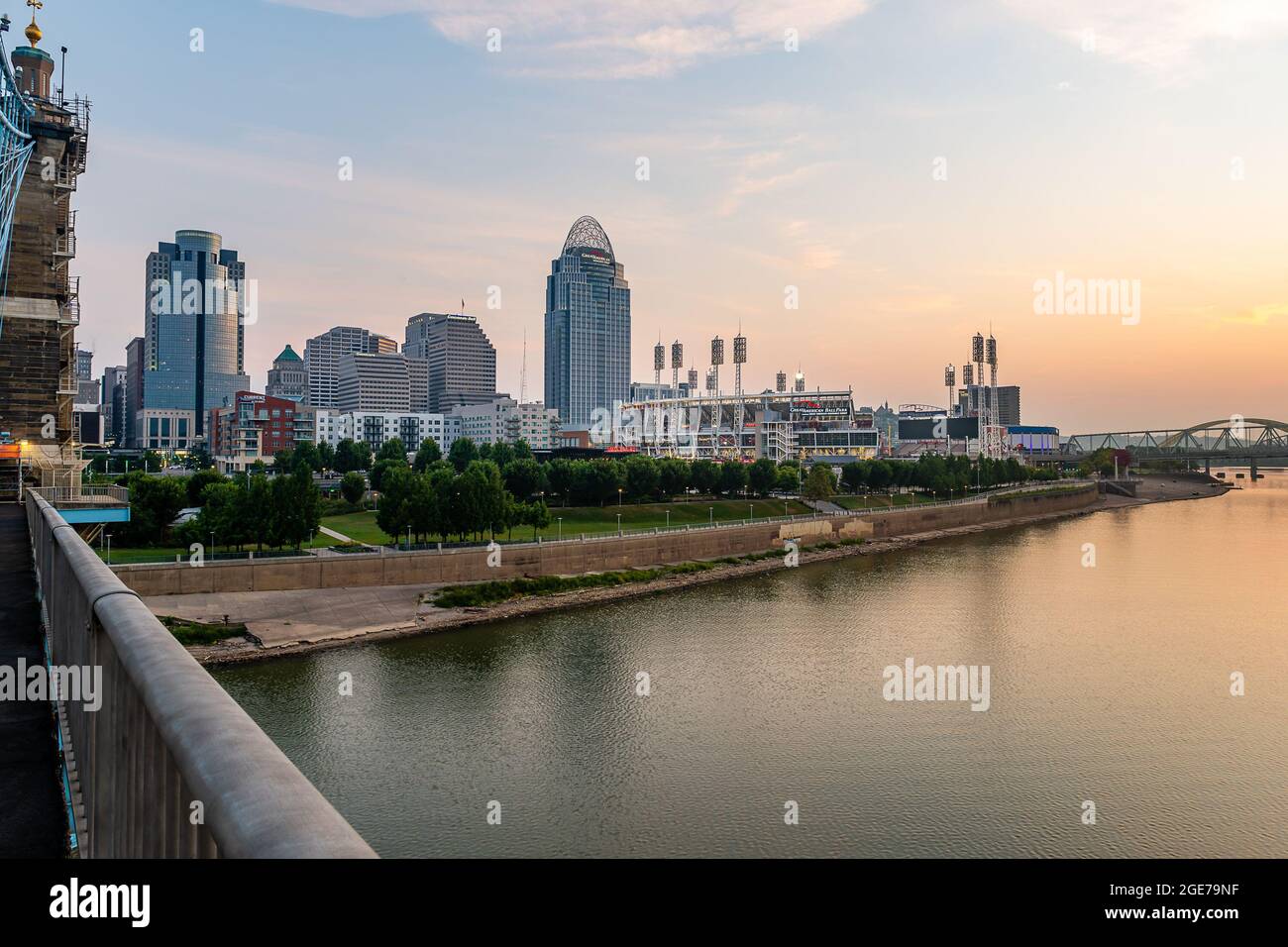 Cincinnati Skyline bei Dawn Stockfoto