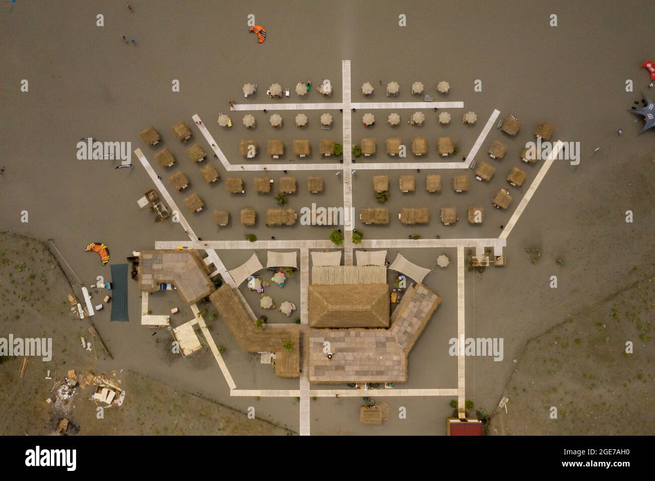 Luftaufnahme am Strand auf der Insel Ada Bojana in Montenegro Stockfoto