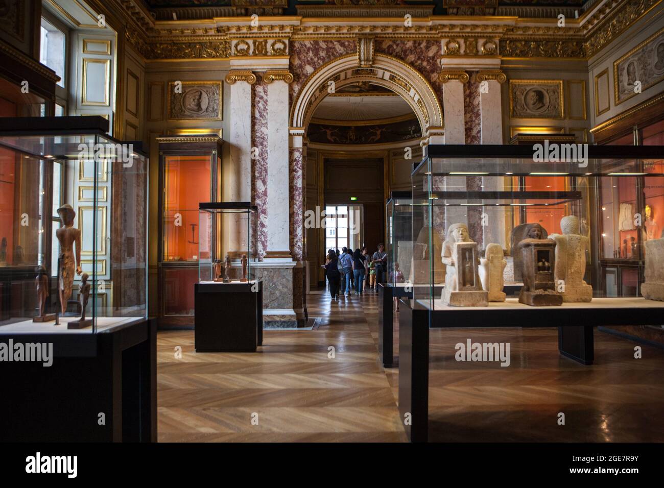 Innenansicht des Louvre Museums in Paris, Frankreich. Stockfoto