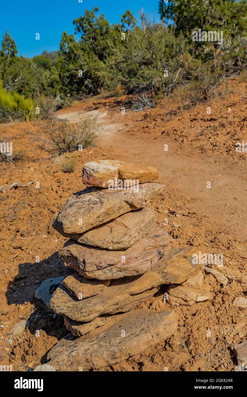 Cairn Marking Trail zum Cutthroat Castle im Hovenweep National Monument, Colorado, USA Stockfoto