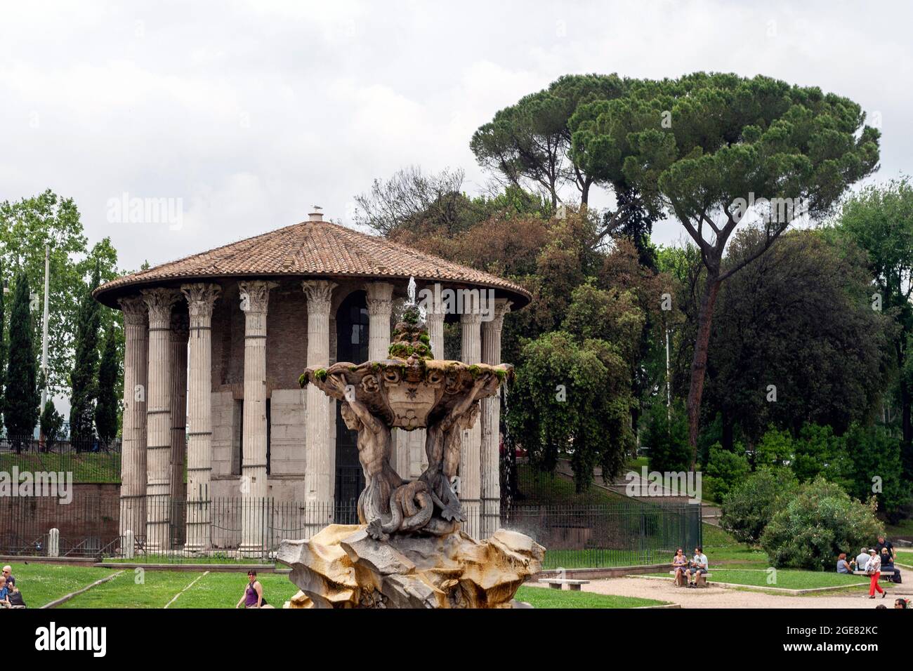 Rom, Italien - 12. Mai 2010: Tempel des Herkules Victor in Rom. Die Struktur stammt wahrscheinlich aus dem Ende des 2. Jahrhunderts v. Chr., mit erheblichen Re Stockfoto