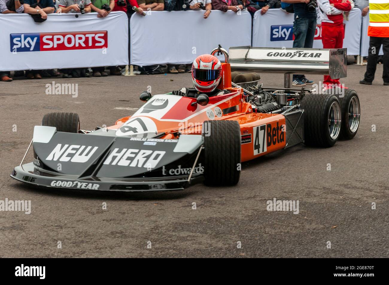 März 2-4-0 experimenteller sechsrädriger Formel-1-Rennwagen, gebaut von March Engineering beim Goodwood Festival of Speed Rennsport Stockfoto
