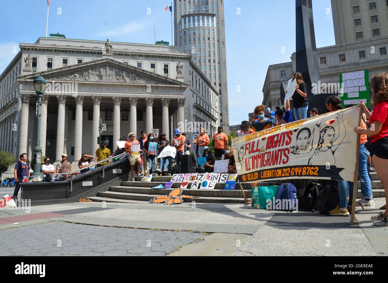 new-york-usa-august-2021-die-f-hrer-der-jugendtruppe-fordern-vor-den