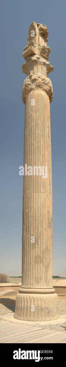 Ruinen der Säulen, Persepolis. Persepolis (altpersisch: Pārsa) war die zeremonielle Hauptstadt des Achämeniden-Reiches (ca. 550–330 BCE). Stockfoto