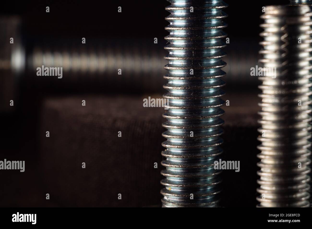 Nahaufnahme der Nägel, bohren der Schrauben Stockfotografie - Alamy