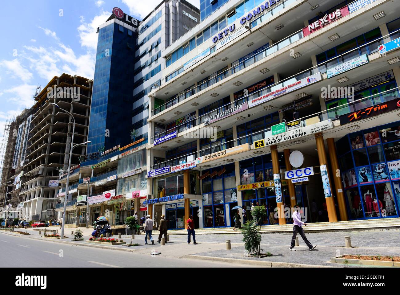 Getu Commercial Business Center an der Flughafenstraße in Addis Abeba, Äthiopien. Stockfoto