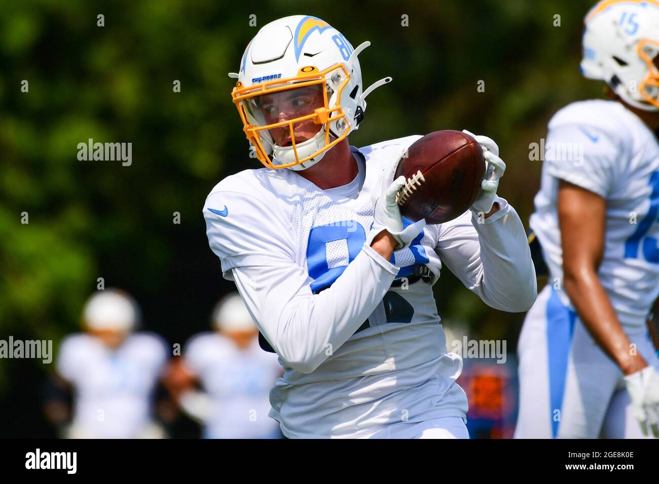 Los Angeles Chargers Wide Receiver John Hurst (80) während des Trainingslagers am Dienstag, den 17. August 2021, in Costa Mesa, Kalifornien (Dylan Stewart/Image of Sport Stockfoto