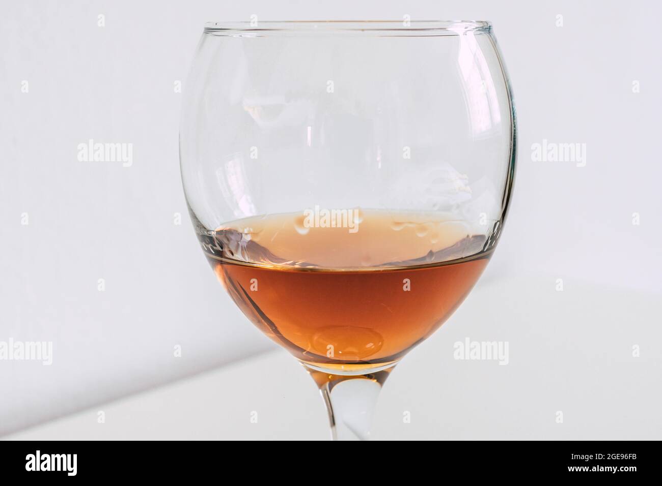 Ein Glas feinen Cognac-Whiskey-Rum Stockfoto