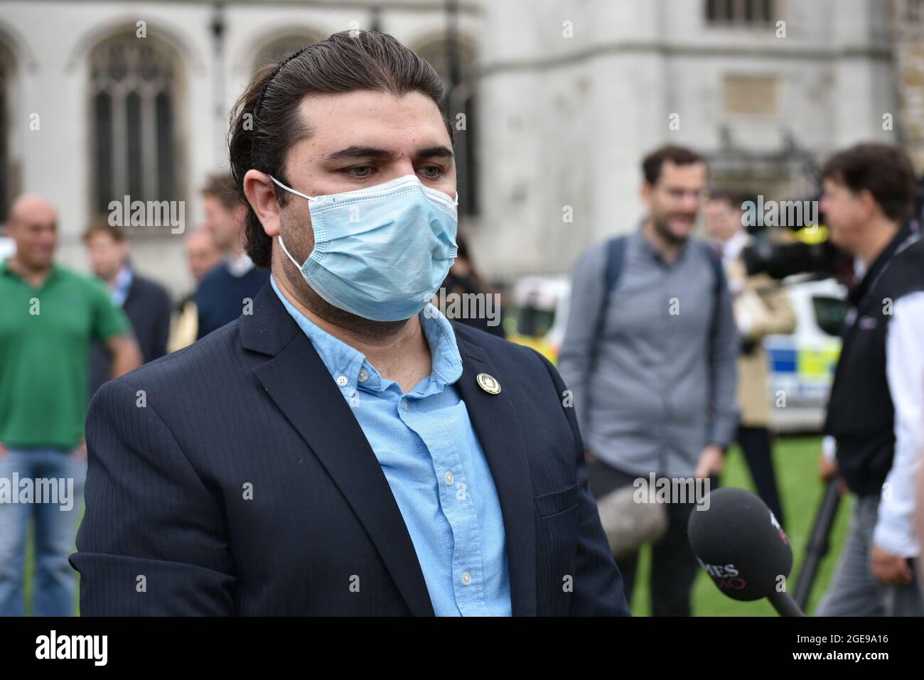 London, Großbritannien. 18. August 2021. Protest vor dem Londoner Parlament gegen die aktuellen Entwicklungen in Afghanistan und die Untätigkeit der Regierung. Quelle: Andrea Domeniconi/Alamy Live News Stockfoto