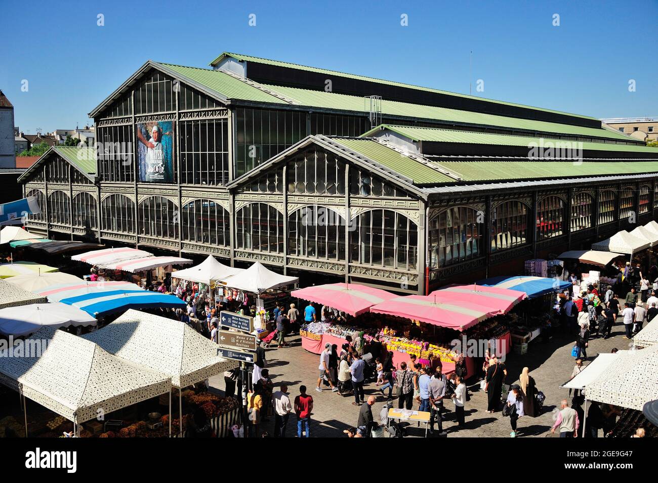 FRANKREICH, SEINE-SAINT-DENIS (93) SAINT-DENIS, LEBENSMITTELMARKT UND GRANDE HALLE Stockfoto