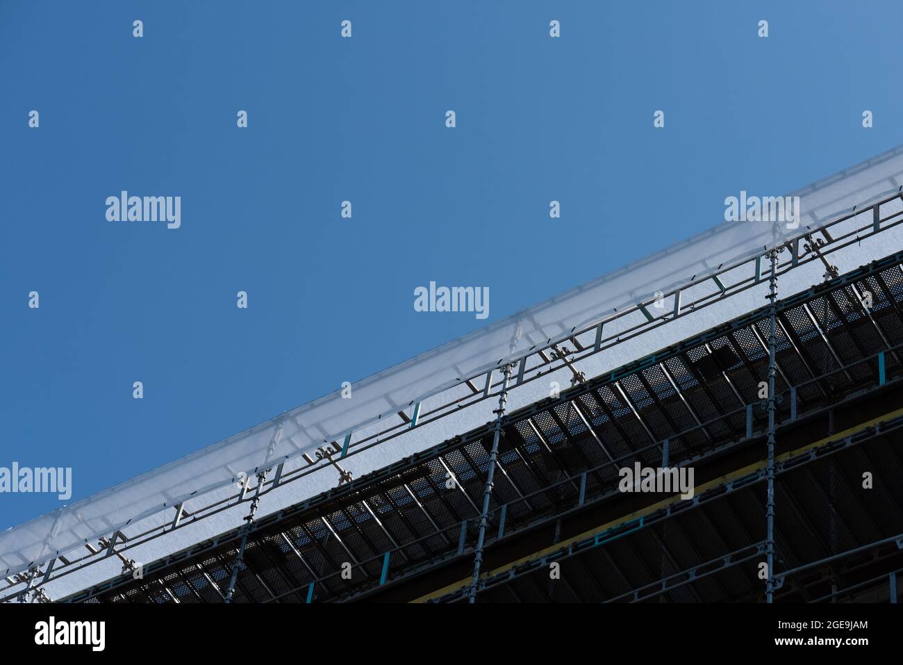 Details von Gerüsten auf einem Gebäude. Stockfoto