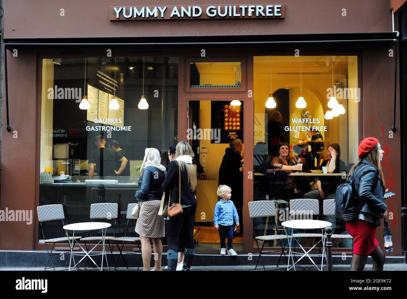 FRANKREICH, PARIS (75) 4. ARRONDISSEMENT, STADTTEIL LE MARAIS, LECKERES UND GUILTFREE RESTAURANT Stockfoto