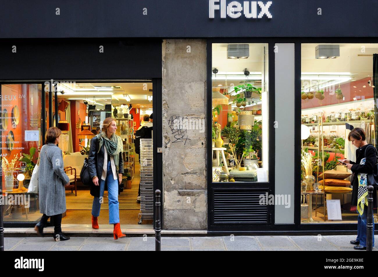 FRANKREICH, PARIS (75) 4. ARRONDISSEMENT, STADTTEIL LE MARAIS, EINKAUFSMÖGLICHKEITEN IM FLEUX DECORATION AND FURNITURE CONCEPT STORE Stockfoto