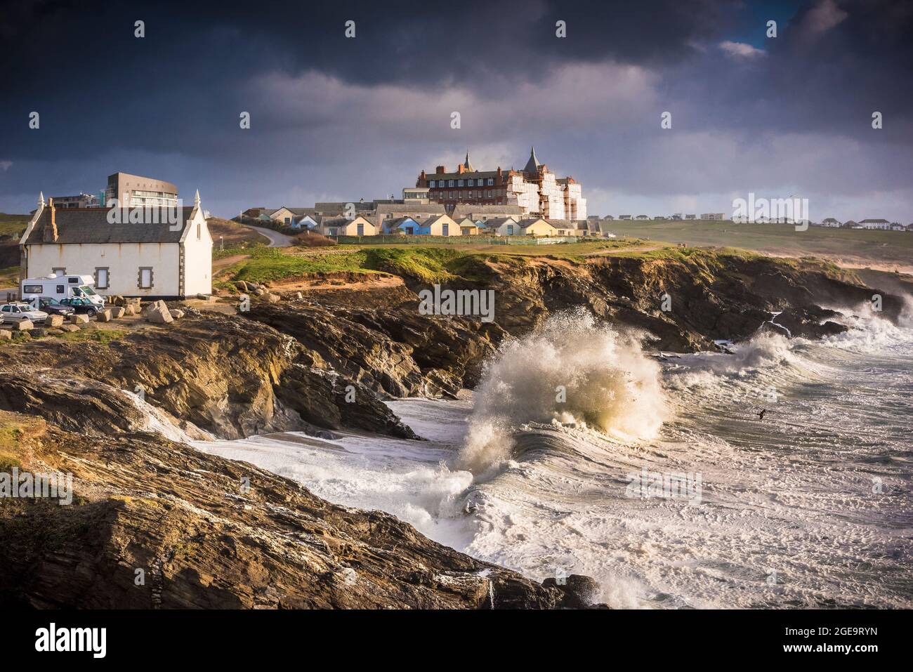 Wilde Wellen am Little Fistral in Newquay in Cornwall. Stockfoto