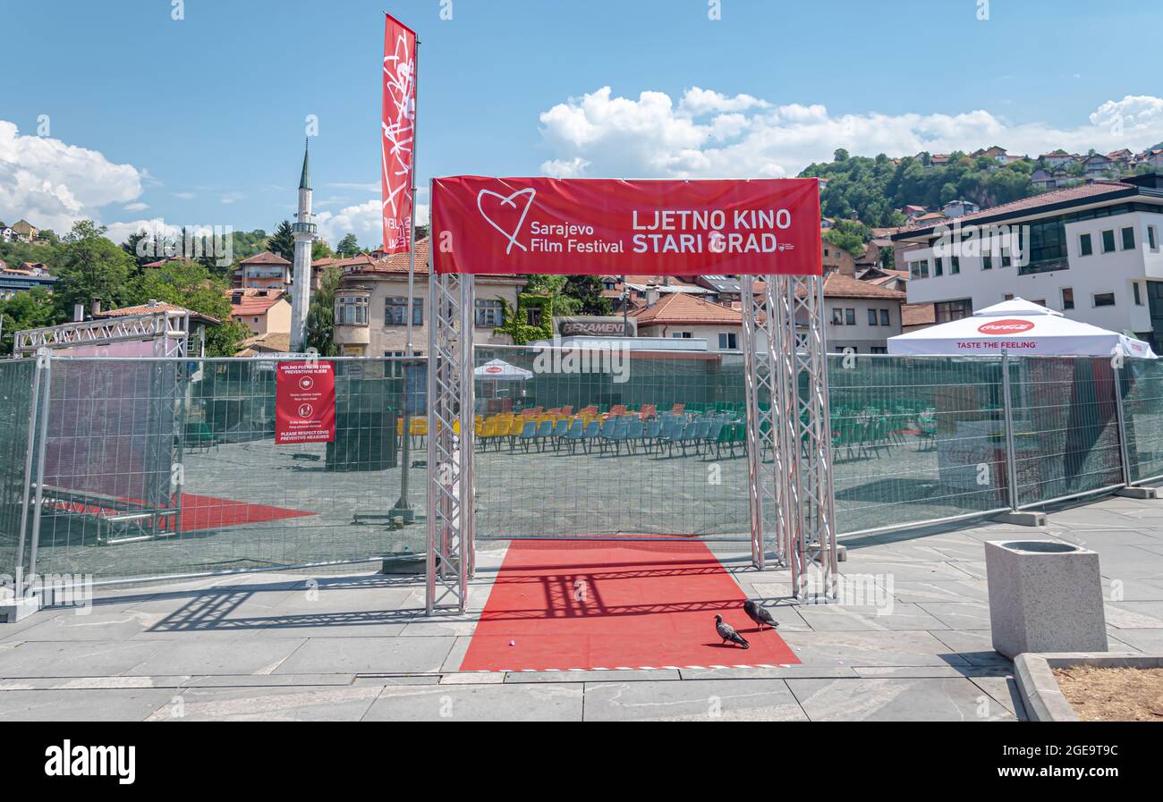 Das Open-Air-Kino Stari Grad wird für das Sarajevo Film Festival 2021 vorbereitet Stockfoto